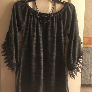 Lace 3/4 Sleeve Tunic Top
